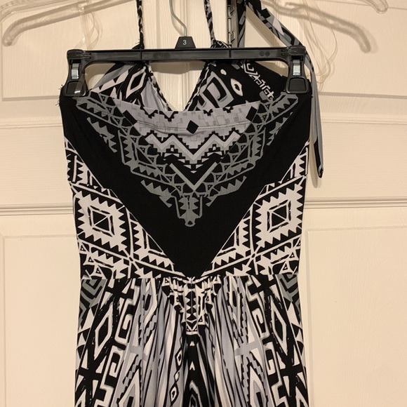 Black, White, and Gray Halter Top Maxi Dress - Picture 5 of 7
